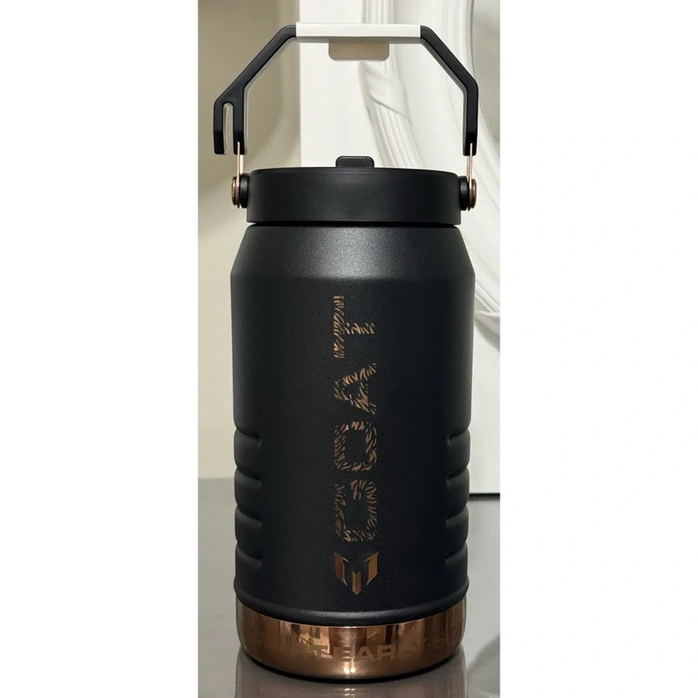 MESSI‎ X STANLEY ICEFLOW FLIP STRAW JUG, 64 OZ- MESSI GOAT BLACK - Picture 4 of 6